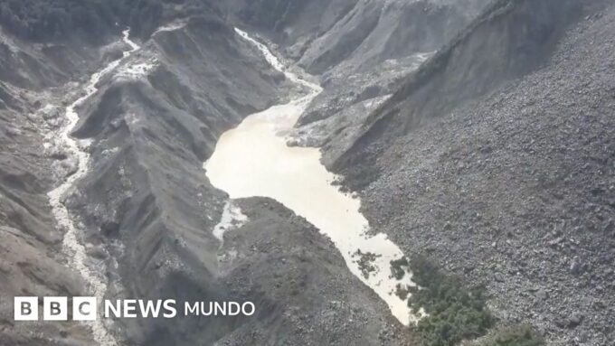 El lago que hace temer que se produzca una nueva avalancha en la frontera de Nepal y Tíbet
