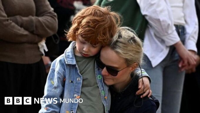 En fotos: la emotiva despedida del pueblo noruego al rey Harald entre lágrimas y ofrendas florales