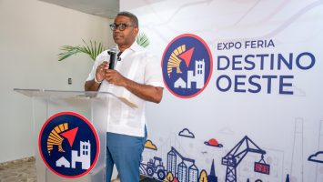 Gobierno apuesta a fortalecer capacidades productivas, afirma Polanco