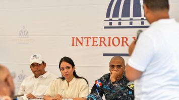 Faride Raful supervisa y refuerza intervención integral en Villas Agrícolas