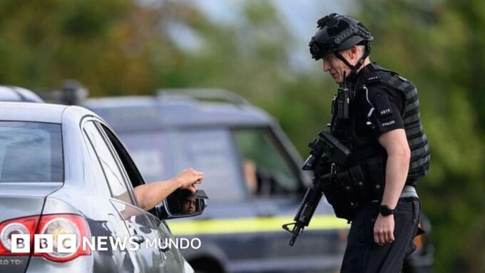 Qué se sabe del operativo antiterrorista cerca de una base militar usada por EE.UU. en Reino Unido