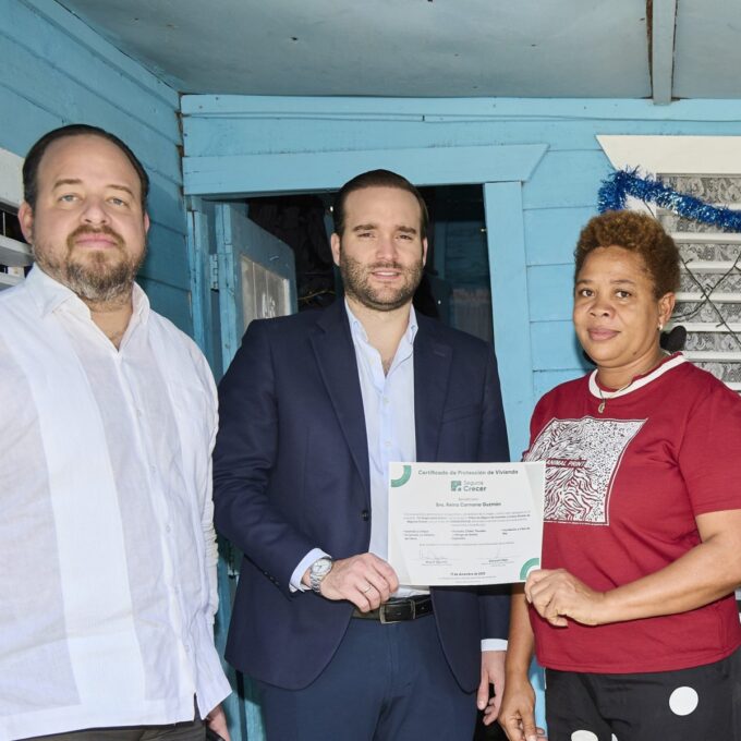 Seguros Crecer y Hábitat Dominicana mejoran hogares de más de 100 personas en SDN, Santiago de los Caballeros y San Cristóbal