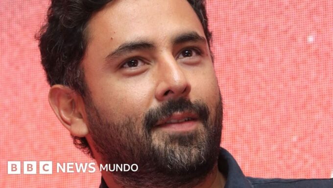 Qué se sabe del asesinato del músico del grupo Camilo Séptimo, su pareja embarazada y su hija de 3 años que conmociona a México