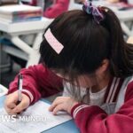 Los adolescentes chinos que consumen fármacos para adormecer la mente y "escapar de la realidad"