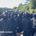 Las nuevas tácticas de intimidación de los grupos antiinmigrantes que preocupan a Reino Unido