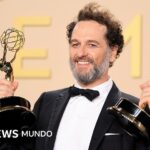 Premios Emmy 2026: estos son los ganadores de una gala en la que hizo historia la serie de comedia "Widow's Bay"