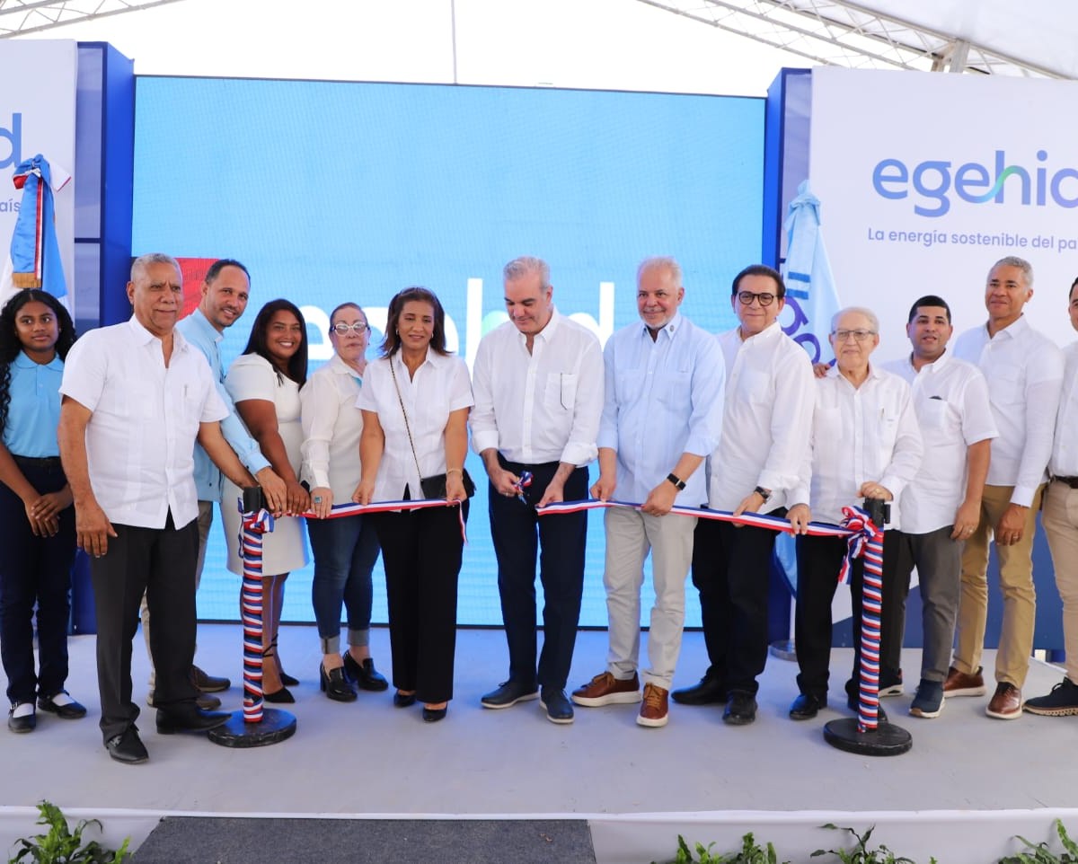 Presidente Luis Abinader inaugura carretera El Rubio-Los Corocitos, en Santiago