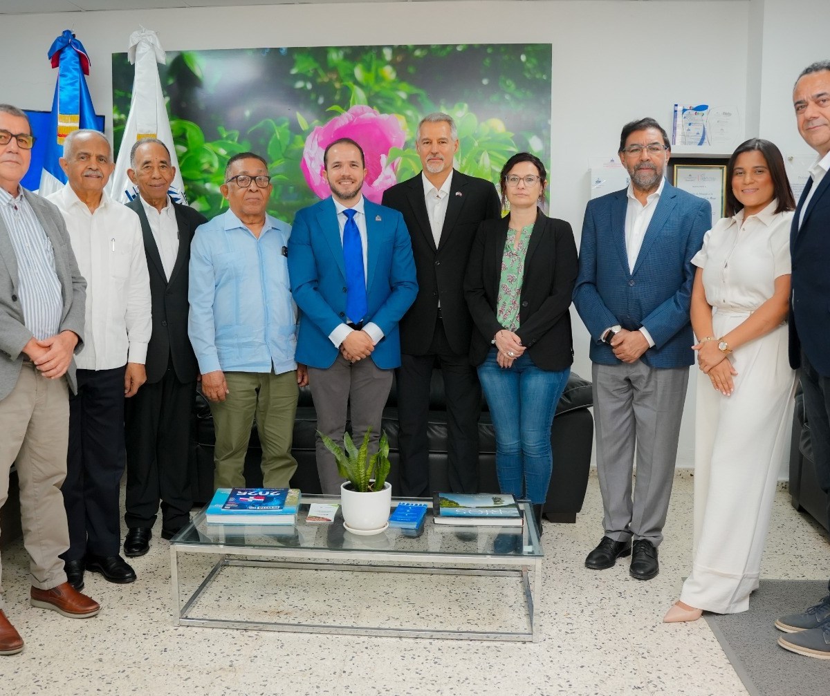 TNR y embajador de Israel abordan cooperación para mejorar uso del agua en agricultura