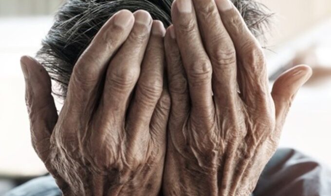Aumentan graves agresiones contra ancianos en NYC, según informe 