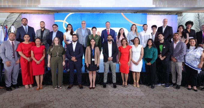 Cámara Santo Domingo y MICM culminan primera edición del programa Local to Global