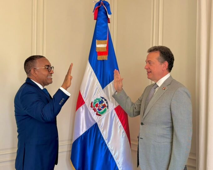 Juramentan a Víctor Pichardo como cónsul dominicano en Mayagüez, Puerto Rico