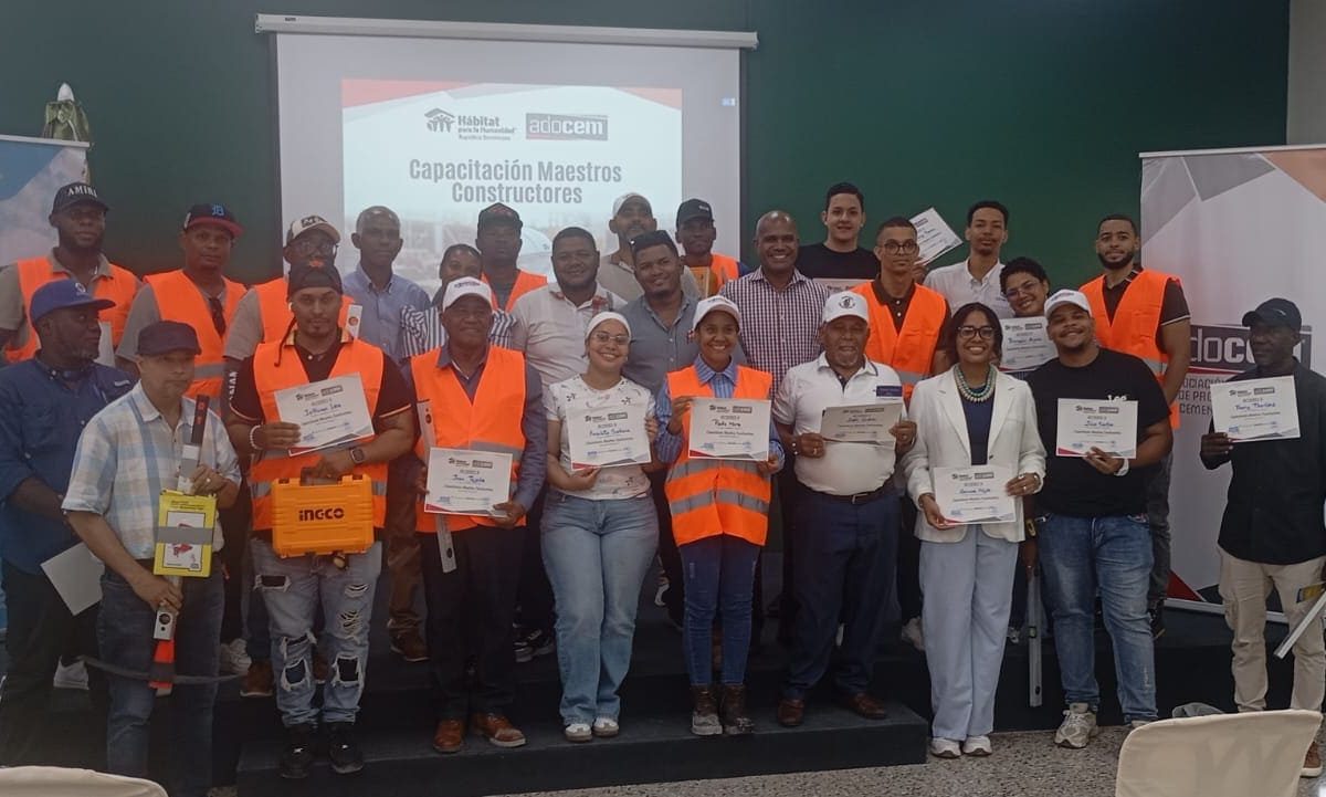 Capacitan a maestros constructores para mejorar la calidad y seguridad de las viviendas