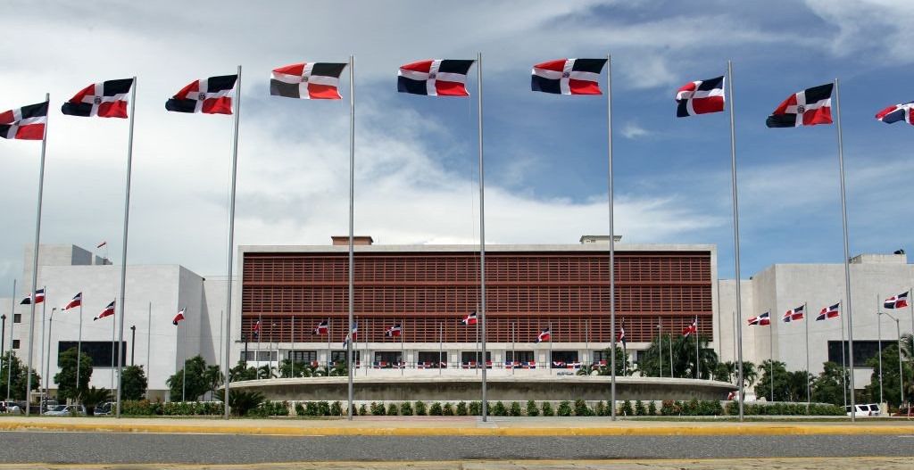 Presupuesto de más de RD$2 billones prende las alarmas en el Congreso