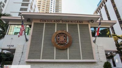 Dominicanos acuden al consulado de NY a solicitar pasaporte electrónico, pese a alerta meteorológica