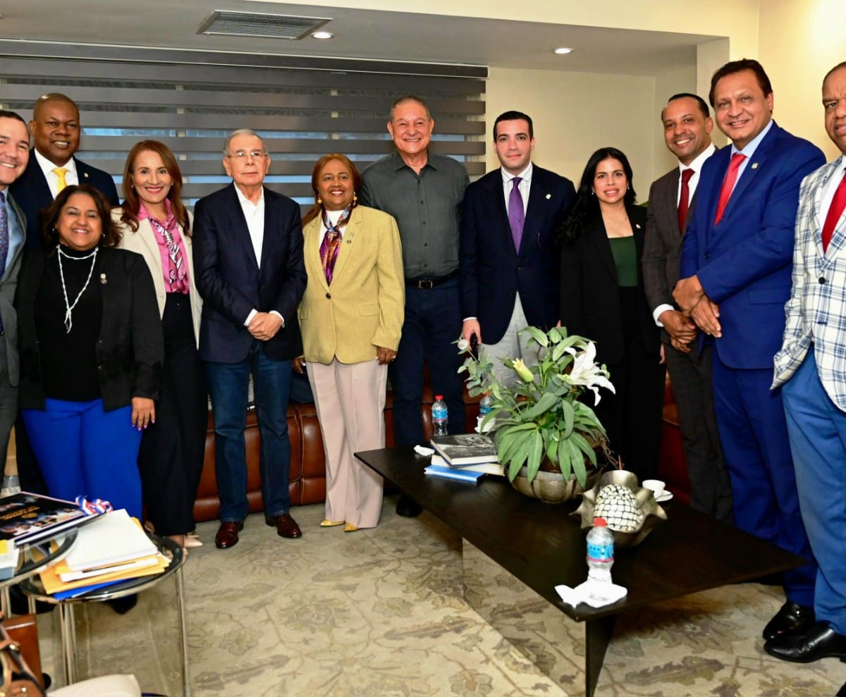 PLD afina agenda legislativa en reunión de su bloque de diputados con Danilo Medina
