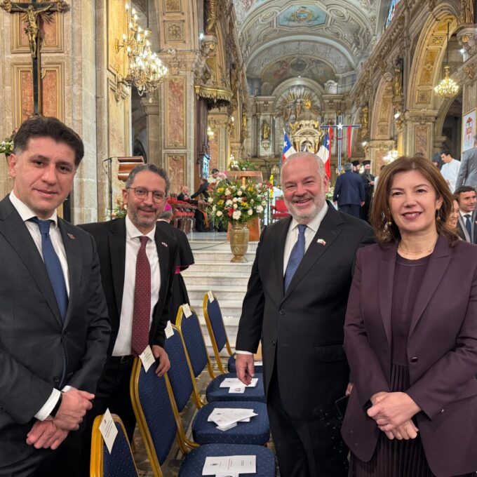 Delegación dominicana participa en desfile militar por las Glorias del Ejército en Chile
