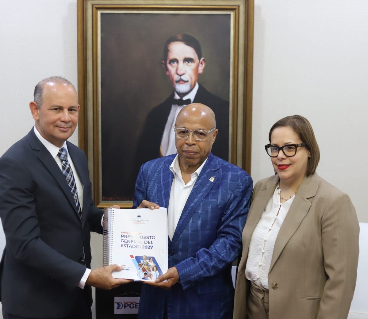 Ejecutivo deposita proyecto de Presupuesto 2027 por más de RD$2 billones