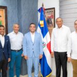 Elmerk Jonas anuncia primer Foro Legislativo Plus tras reunirse con senadores