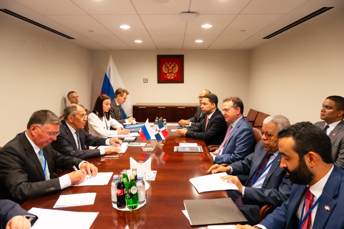Canciller Bisonó fortalece diálogo de alto nivel con Rusia en encuentro con Serguéi Lavrov