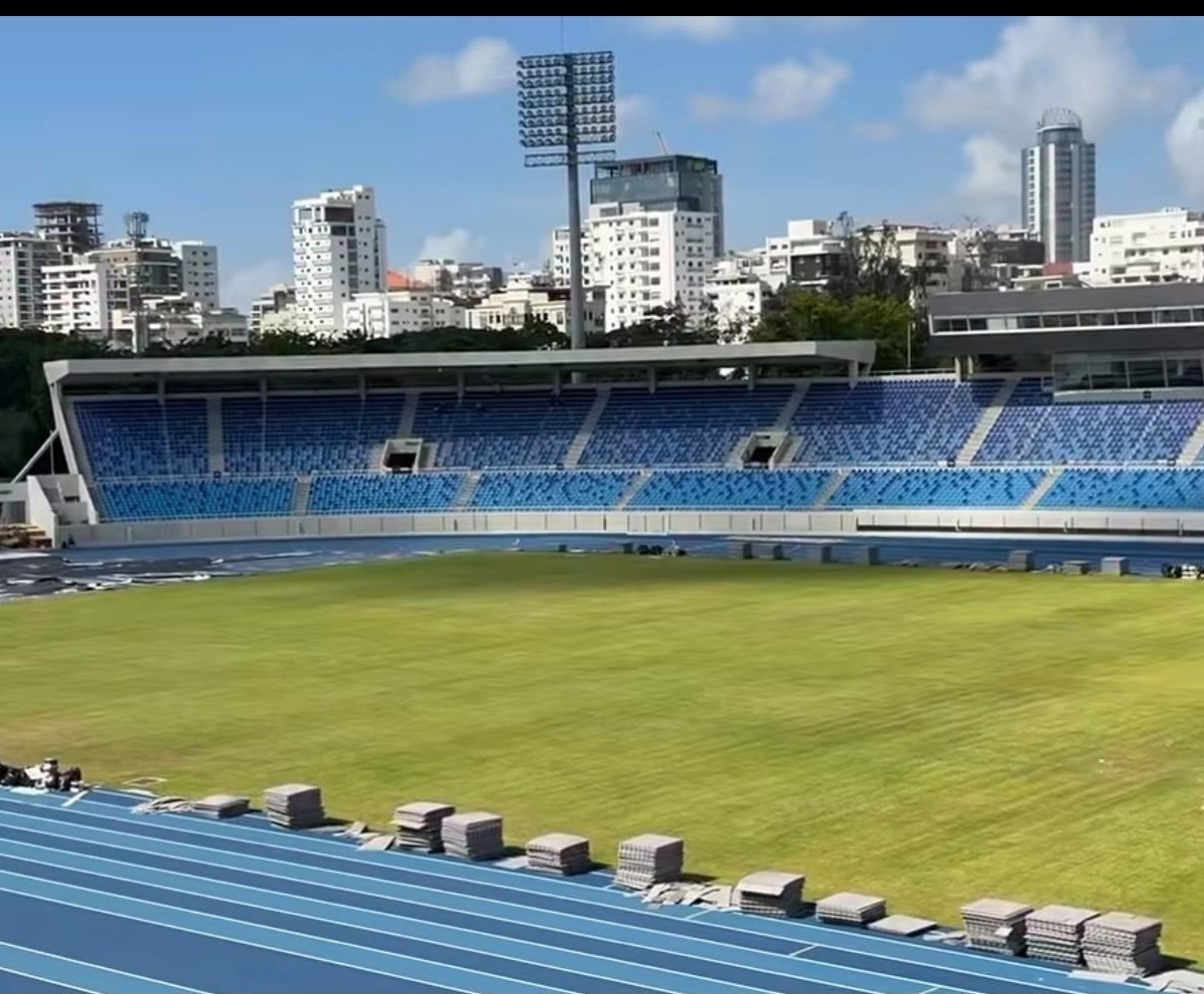 Ministro Kelvin Cruz presenta área verde del Estadio Félix Sánchez 72 horas después de evento artístico