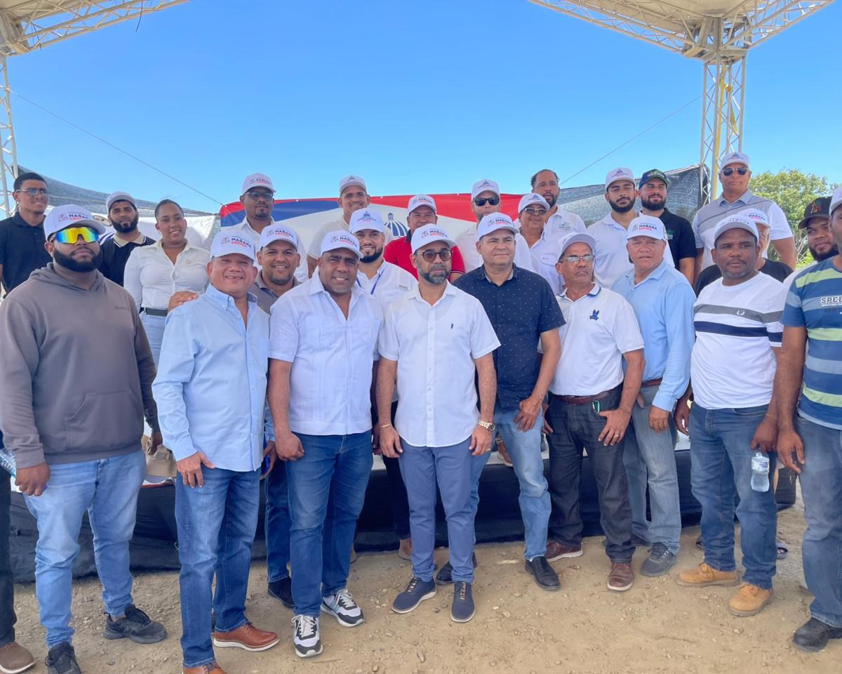Impulsan capacitación en tecnología de drones para productores agropecuarios de Montecristi