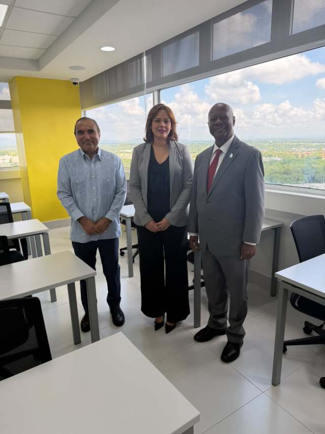 FP fortalece acercamiento con sector académico durante visita a Universidad del Norte