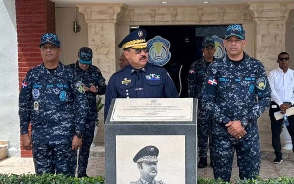 Rector del IPES supervisa formación de cadetes y llama a mantener preparación continua