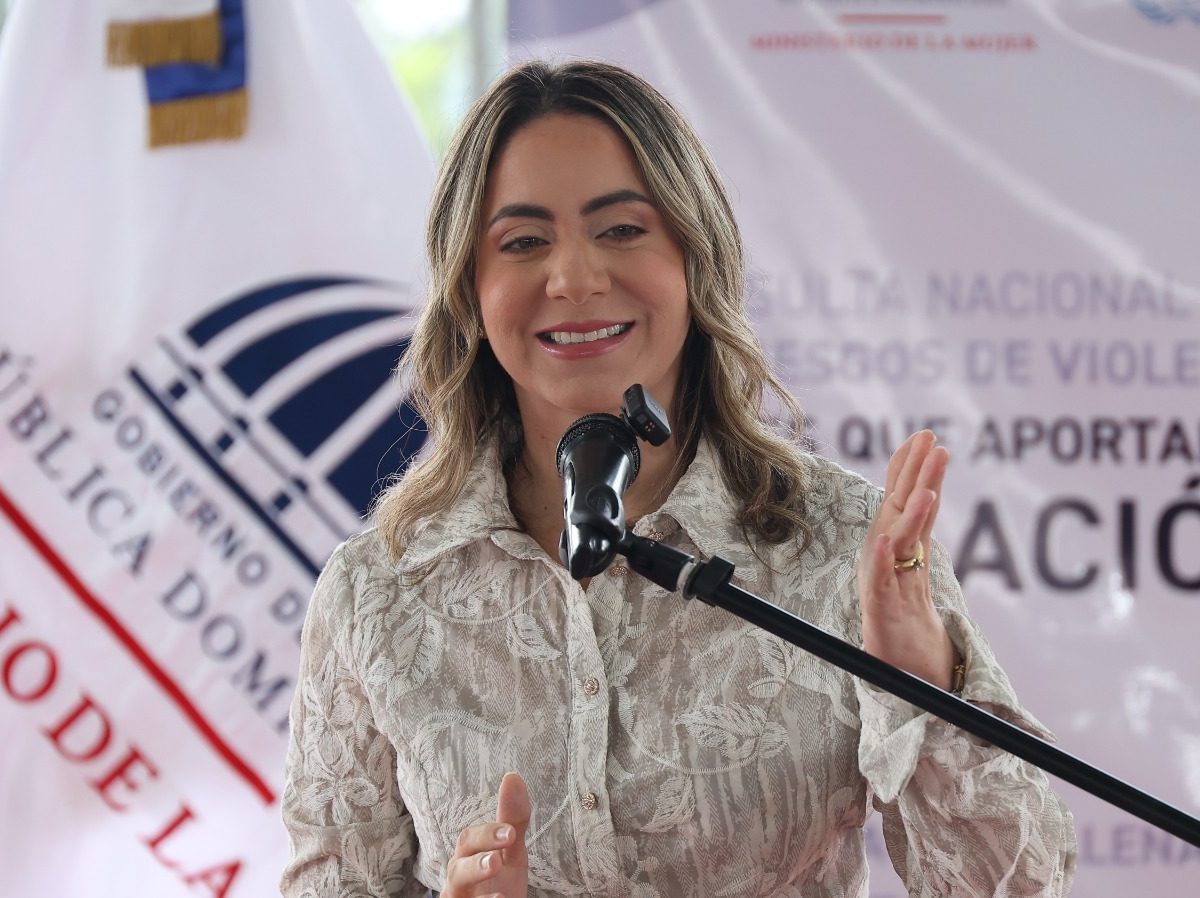 Miembros del Ejército participan en jornada prevención de violencia del Ministerio de la Mujer