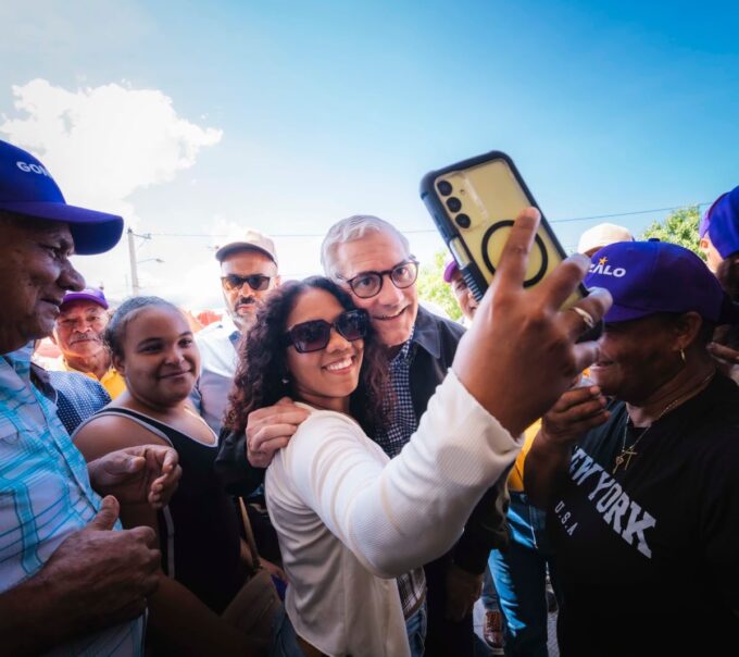 Gonzalo Castillo recorre Puerto Plata para escuchar las necesidades de sus comunidades