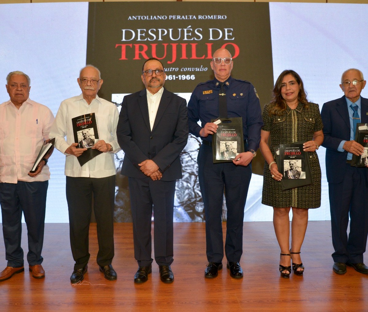 Historiadores destacan valor del libro «Después de Trujillo. Un lustro convulso»