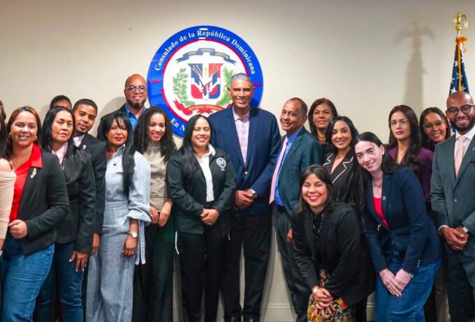 UASD realiza encuentro con estudiantes de Maestría en Derecho Migratorio y Consular en NY