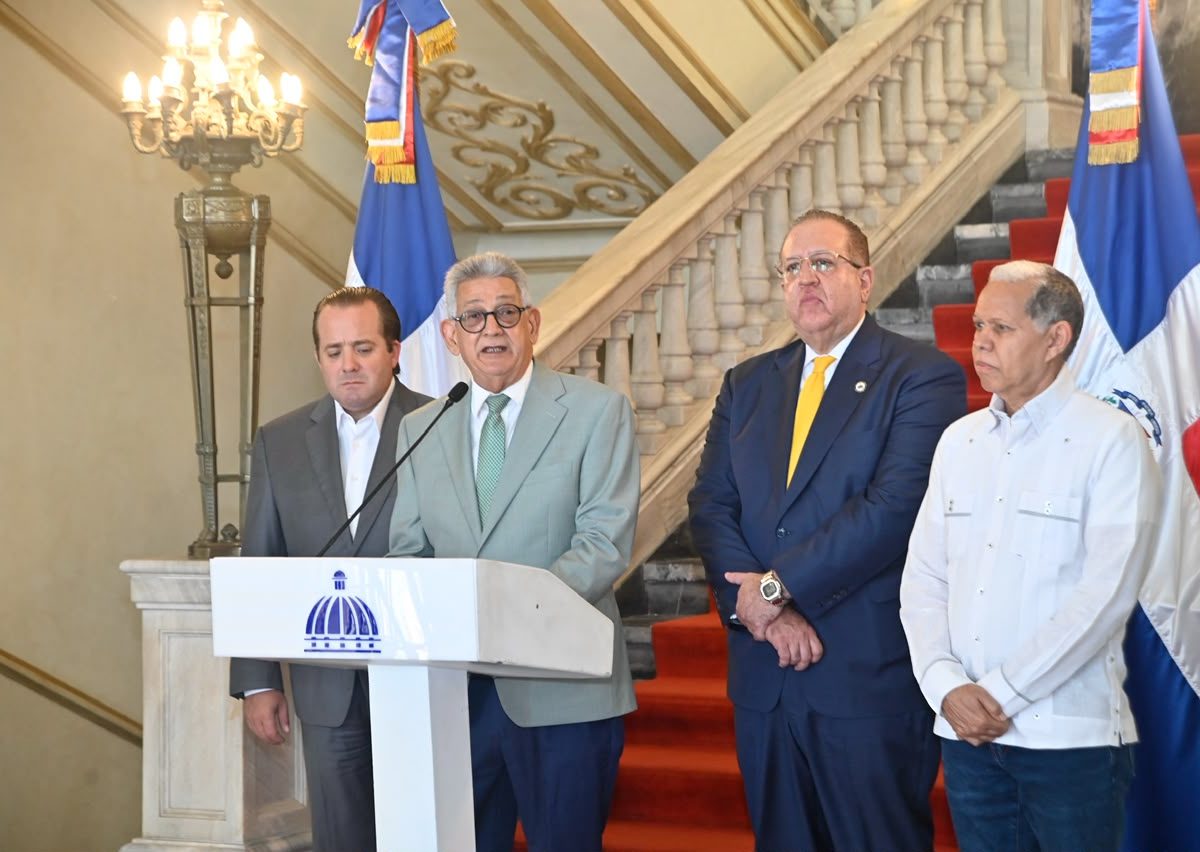 Rijo Presbot dice en 2027 el país deberá pagar RD$198,000 MM por deuda de años anteriores