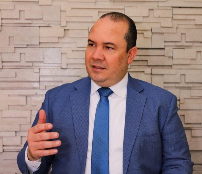 Juan González advierte conflictos internacionales y guerra comercial podrían impactar economía dominicana