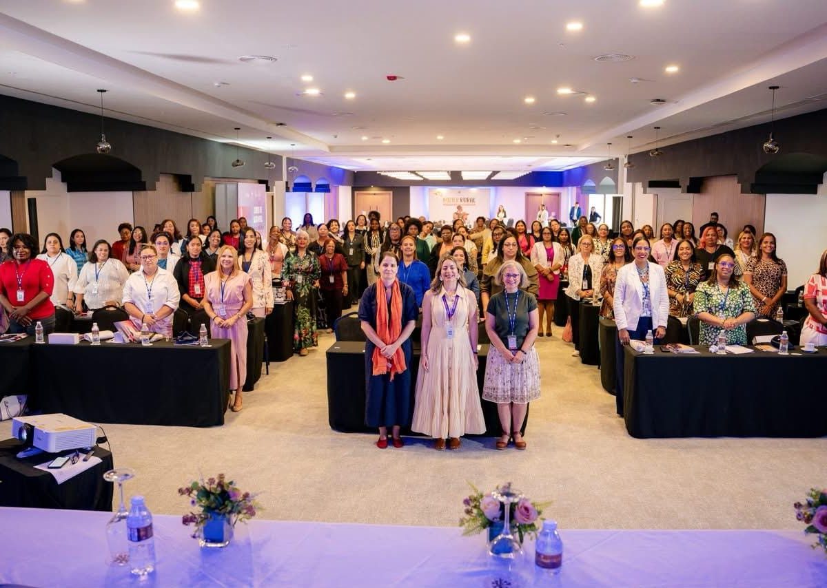 Gloria Reyes plantea pasar de la presencia legal a la competitividad de las mujeres en la política