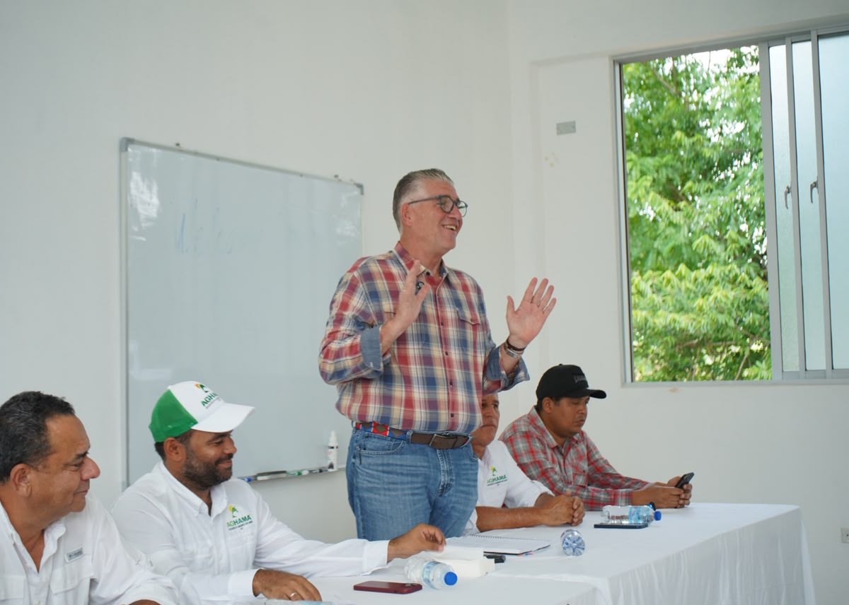 Gobierno busca fortalecer programas lecheros en Hato Mayor y El Seibo