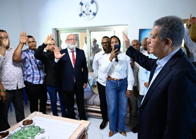 Leonel: “El PRM está viniendo a la Fuerza del Pueblo y eso está ocurriendo en todo el país”