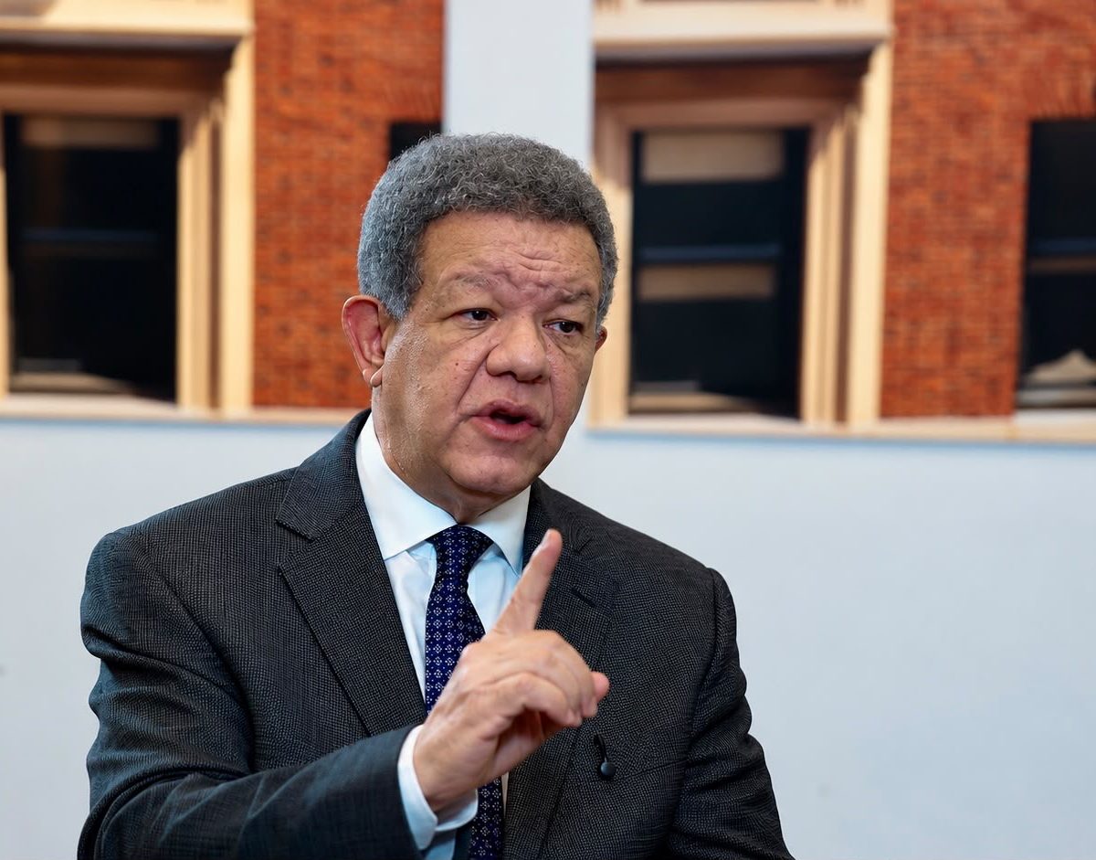 Leonel Fernández atribuye a malestar social avance de la Fuerza del Pueblo