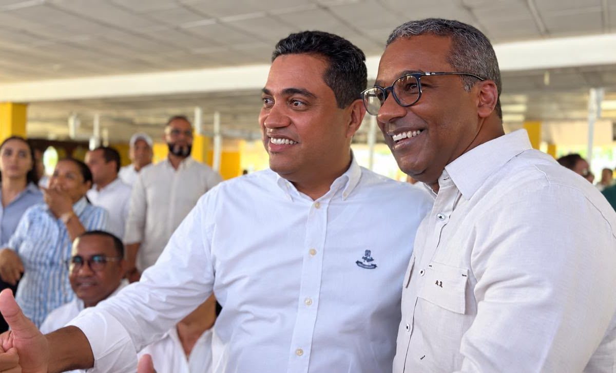 Liderazgo político del PRM en La Vega se une en apoyo a David Collado