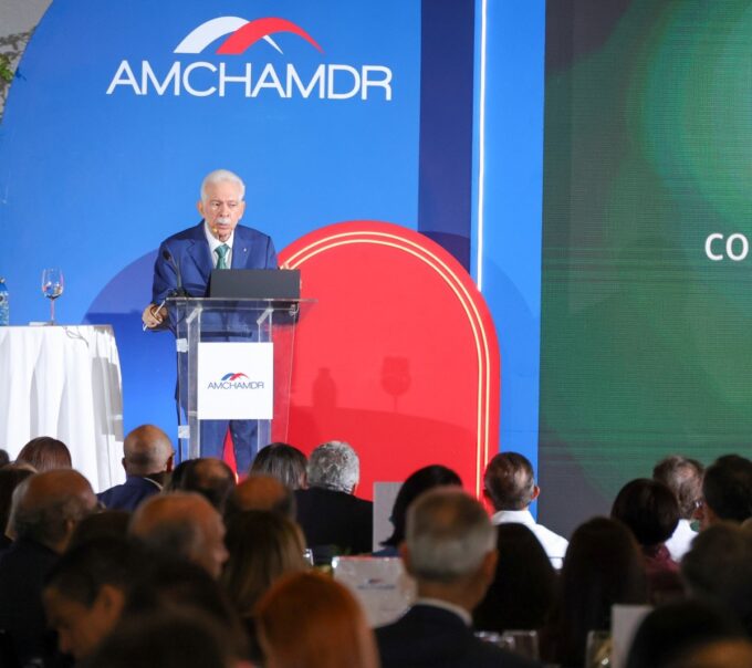 Luís Molina Achécar llama a impulsar nuevas reformas para sostener crecimiento económico de RD