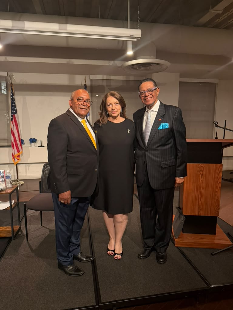 Presentan en NY libro “Diplomacia Pública para la República Dominicana”, de Néstor Cerón Suero