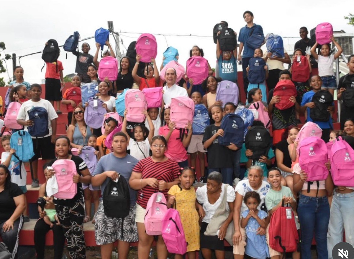 Regidor Moya culmina entrega de útiles escolares a niños de escasos recursos en la Circunscripción 1