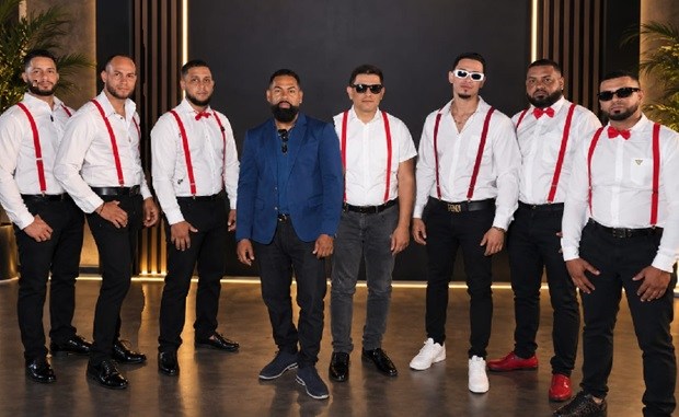 The New Flow Típico se apodera de la radio y discotecas de NY con su éxito «¿Qué pasará?»