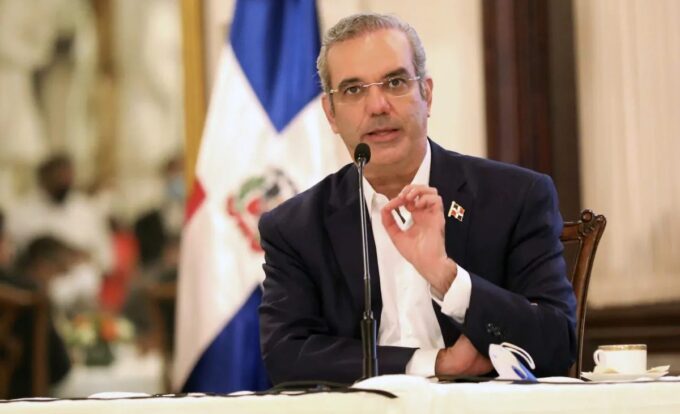 Presidente Abinader entregará en NY el pasaporte biométrico; le harán protesta el domingo en Lehman College
