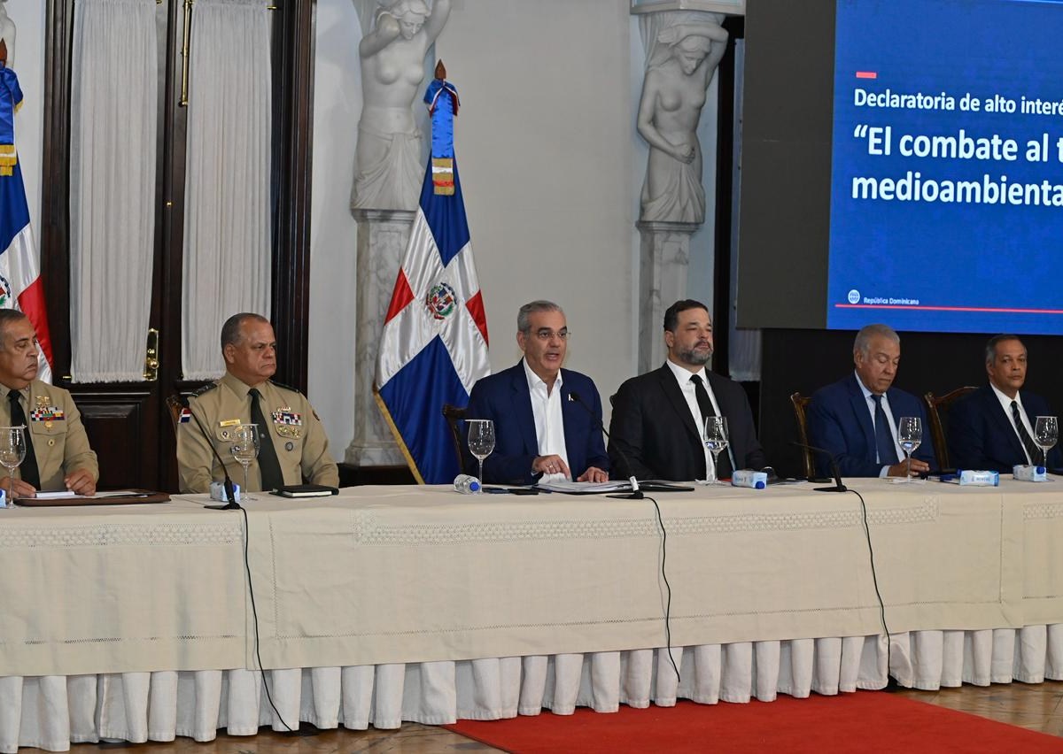 Presidente advierte cárcel de hasta 30 años para quienes afecten parques nacionales; lo llama “terrorismo ambiental”