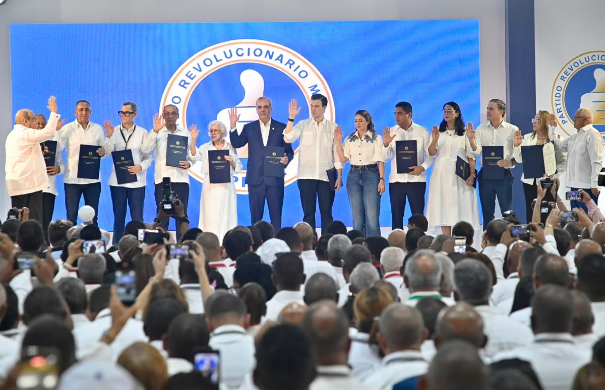 PRM juramenta su nueva dirección encabezada por Abinader para el período 2026-2030