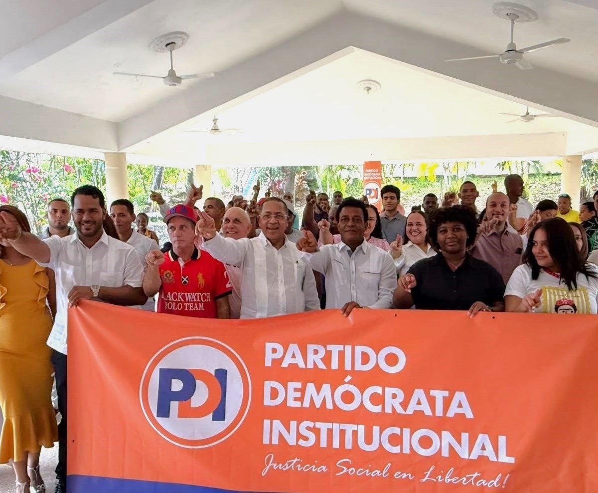 Ismael Reyes juramenta dirección municipal del PDI en SDO