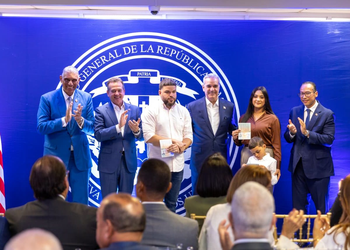 Inicia entrega del Pasaporte Electrónico en NY, NJ y Boston; cubre hasta US$9,000 para repatriar restos