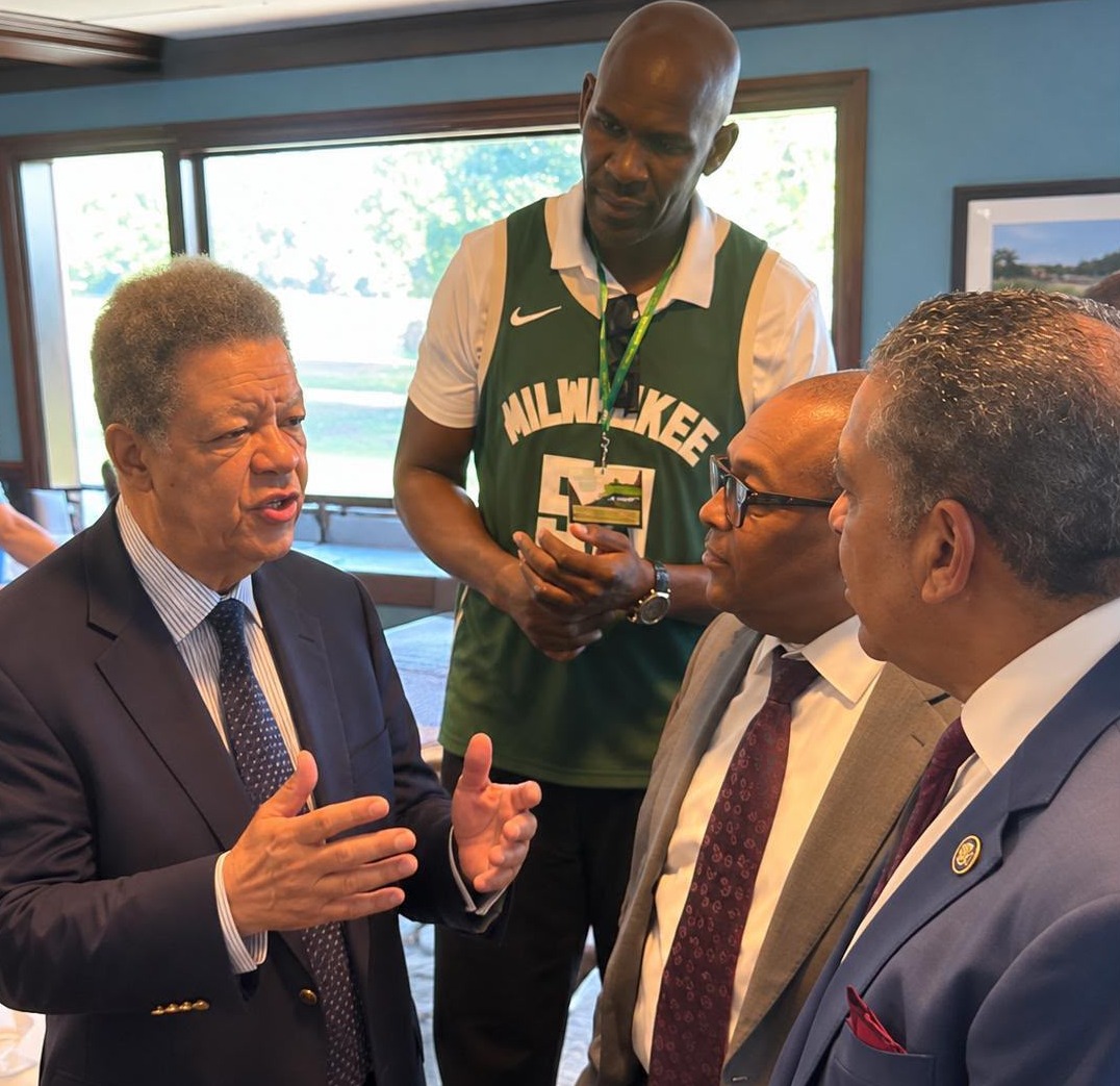 Vargas destaca vínculo de Leonel Fernández con los dominicanos en el exterior