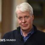 Exclusiva BBC | "Estoy diciendo la verdad": el hermano de Diana de Gales defiende sus señalamientos de que Carlos III estaba "eufórico" tras la muerte de la princesa