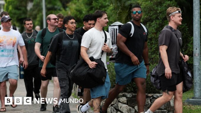 Pattaya, la "ciudad del pecado" de Tailandia en la que desembarcaron 5.000 marines de EE.UU. tras pasar más de ocho meses en alta mar